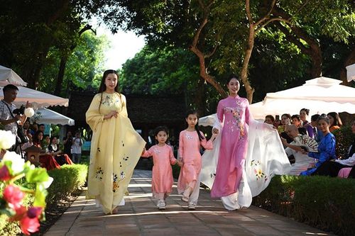 Sắp diễn ra lễ diễu hành xe đạp 'Áo dài kết nối du lịch và di sản Hà Nội'