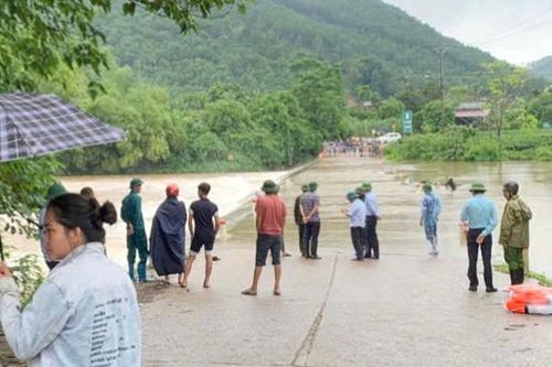 Tìm thấy thi thể nam thanh niên cố băng qua ngầm tràn bị lũ cuốn mất tích