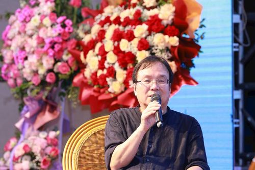 Nguyễn Tiến Thanh: Thơ ca – báo chí không có sự dung hòa