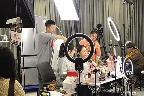 'Miếng bánh' livestream bán hàng còn 'ngọt'?