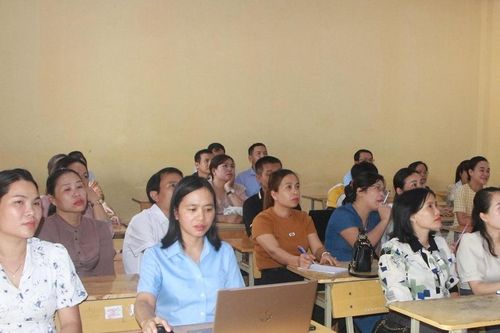 Đắk Nông: nghịch lý học sinh tăng hơn 4.000, giáo viên chỉ tăng 21 biên chế