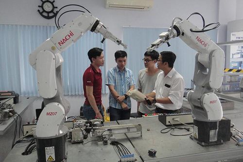 Tạo nguồn nhân lực chất lượng cao cho vùng Đông Nam Bộ