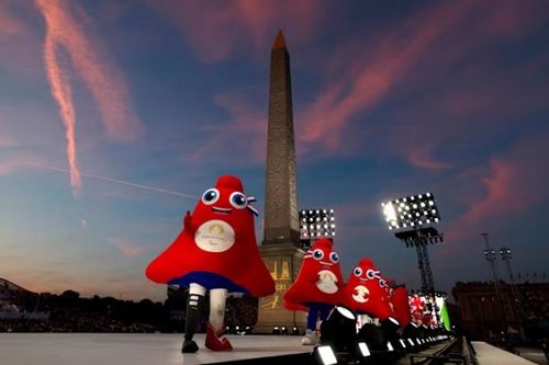 Lễ khai mạc Paralympic độc đáo và hoành tráng giữa lòng thành phố Paris