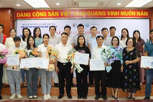 Trao giải Cuộc thi ảnh 'Hành động vì đại dương xanh'