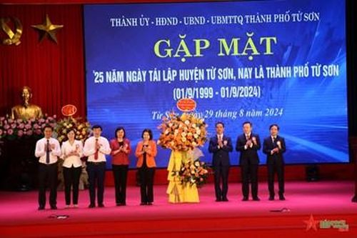 Gặp mặt kỷ niệm 25 năm Ngày tái lập huyện Từ Sơn