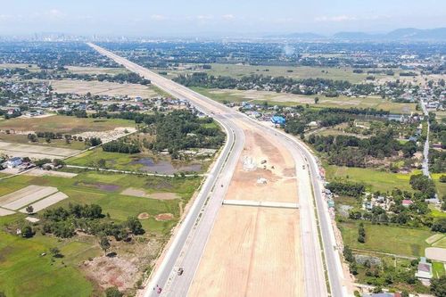 Thông xe đại lộ 12 làn nối thành phố Vinh với biển Cửa Lò