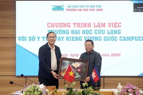 Trường ĐH Cửu Long hợp tác đào tạo nhân lực với Sở Y tế tỉnh Svay Rieng - Campuchia