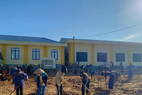 Trường vùng cao Nghệ An chạy đua thời gian chuẩn bị trường, lớp đón năm học mới