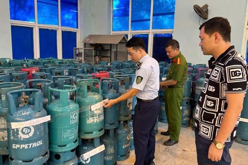 Phát hiện cơ sở san, chiết, nạp lượng lớn LPG trái phép tại Bắc Ninh