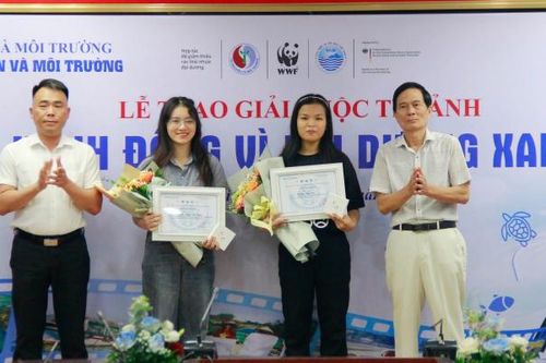 Tạp chí Tài nguyên và Môi trường trao giải Cuộc thi ảnh 'Hành động vì đại dương xanh'