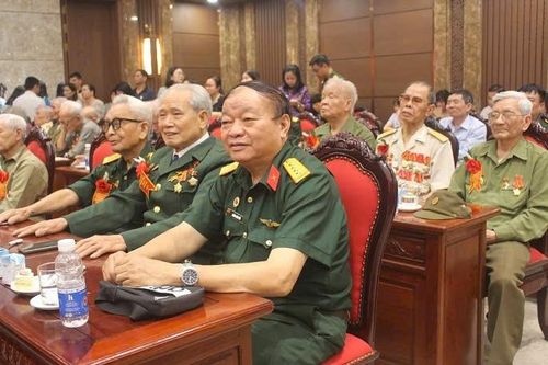 Hà Nội tặng hơn 12 nghìn suất quà tới gia đình người có công