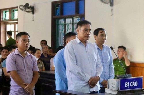 Tuyên án cựu Chủ tịch UBND xã lạm quyền chỉ đạo bán đất thu tiền