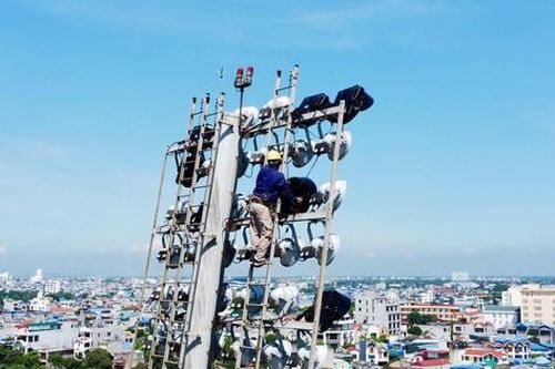 Sân Thiên Trường gấp rút chuẩn bị, sẵn sàng cho trận Siêu Cúp bóng đá Quốc gia – Cúp THACO 2023/2024