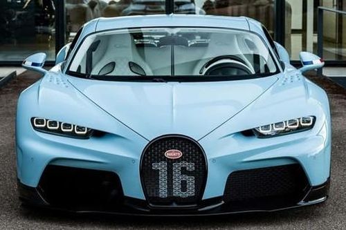 Đèn pha của Bugatti Chiron cũ mua được một chiếc Porsche 911 mới