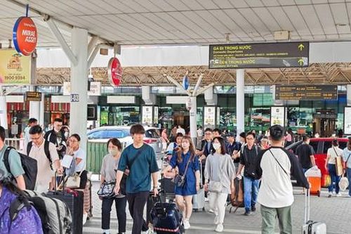 Dự kiến mỗi ngày 120.000 khách qua sân bay Tân Sơn Nhất dịp 2/9