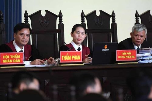 Đề xuất tính lương Thẩm phán theo các bậc 'Thẩm phán Tòa án nhân dân'