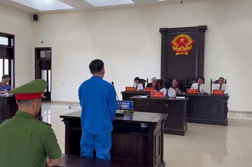 Vận chuyển 2 lốc máy chứa hơn 1,7kg ma túy