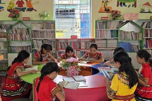 Tặng sách, lan tỏa văn hóa đọc cho học sinh tiểu học tỉnh Điện Biên