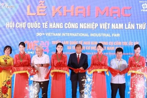 Hơn 200 doanh nghiệp dự Hội chợ Quốc tế Hàng công nghiệp Việt Nam 2024