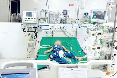 Bệnh viện Sản Nhi Nghệ An cứu sống 2 trẻ bị ngừng tim, ngừng thở do đuối nước