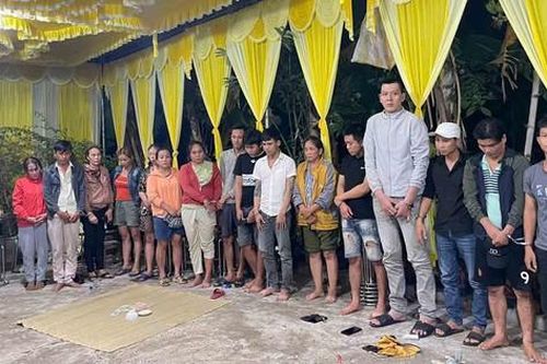 Tạm giữ 11 người xóc đĩa ăn tiền trong đám tang