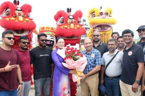 Quảng Ninh: Đoàn gần 1.400 du khách Ấn Độ thăm quan vịnh Hạ Long
