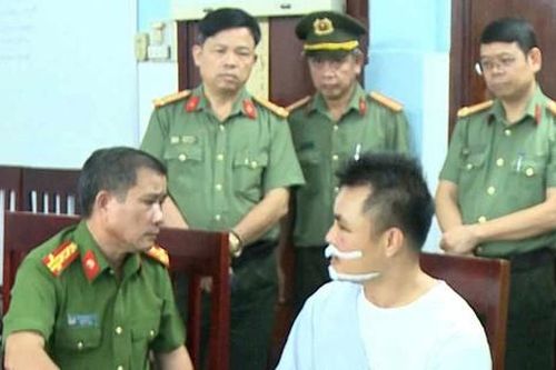 Hai chiến sĩ công an ở Huế bị thương khi đang làm nhiệm vụ tuần tra