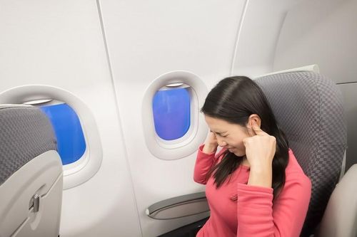5 điều tuyệt đối không nên làm khi đi máy bay