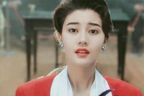 'Hoa hậu đẹp nhất Hồng Kông' Lý Gia Hân thời trẻ điên cuồng đến mức nào khi đánh Thái Thiếu Phân, ép vợ cả của nhân tình phải nhường chồng?