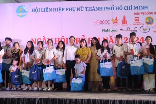 Học bổng Nguyễn Thị Minh Khai: Tiếp sức đến trường cho hơn 400.000 lượt học sinh, sinh viên