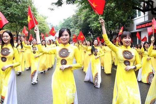 Hà Nội: Đồng diễn Áo dài tại 579 xã, phường, thị trấn chào mừng 70 năm Ngày Giải phóng Thủ đô