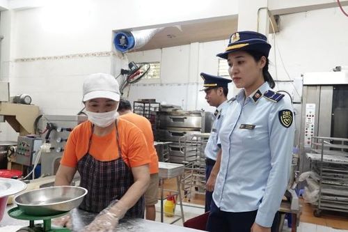 Thanh Hóa: Tăng cường kiểm tra các cơ sở sản xuất, kinh doanh bánh trung thu