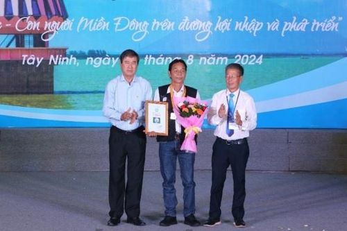 Thu hồi Huy chương Vàng tại Liên hoan ảnh nghệ thuật khu vực Đông Nam Bộ