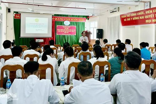 Tập huấn phòng, chống dịch bệnh cho đội ngũ thú y cấp xã