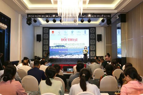Đối thoại về khả năng hợp tác giữa các bên trong lựa chọn sinh kế cho người dân Bích Đầm