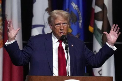 Quốc tế nổi bật: Ông Donald Trump giao bán kỷ vật
