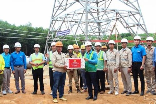 Dự án đường dây 500kV mạch 3: Kỳ tích mới nhờ đồng lòng vượt khó