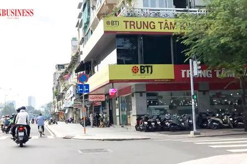 Mặt bằng nhà phố cho thuê giá 'cắt cổ' và chuyện 'lò xay thương hiệu'