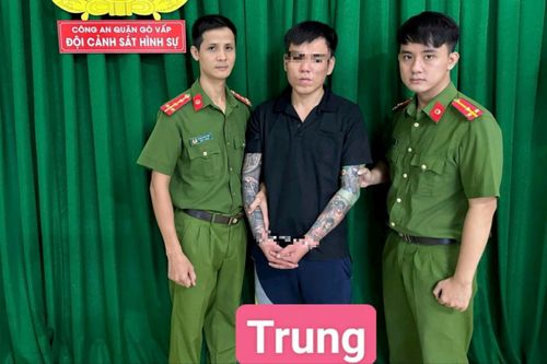Công an TP.HCM bắt 2 kẻ cướp giật điện thoại liều lĩnh