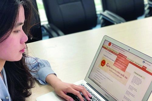 Dịch vụ công: Cần chuyển từ tư duy quản lý hành chính sang phục vụ người dân