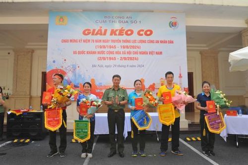 Cụm thi đua số 1 tổ chức giải kéo co