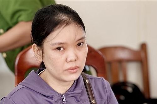 Hướng dẫn cài đặt mã pin, nhân viên ngân hàng chiếm đoạt trên 1,2 tỷ đồng