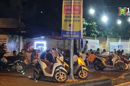 Lộn xộn trên phố Vũ Ngọc Phan