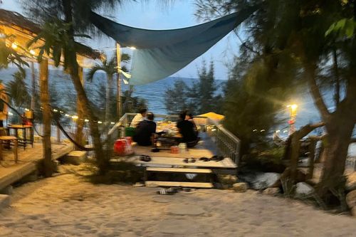 Bị đình chỉ, nhà hàng của người nhà lãnh đạo vẫn đón khách: Tỉnh yêu cầu báo cáo