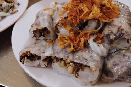 Những quán bánh cuốn nóng ngon ở Hà Nội lúc nào cũng đông khách