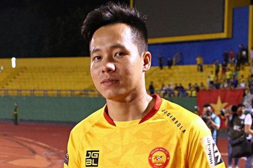 CLB Thanh Hóa bán đứt tiền đạo từng đá cặp với Công Phượng