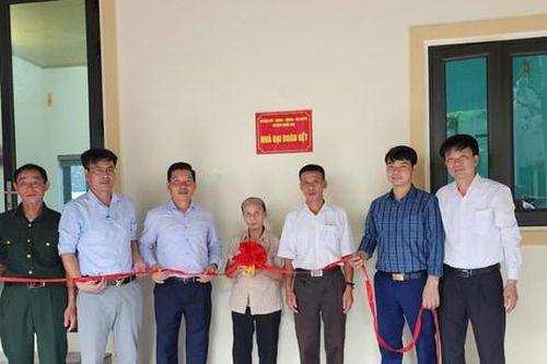 Huyện Quốc Oai khánh thành và bàn giao 24 nhà 'Đại đoàn kết'