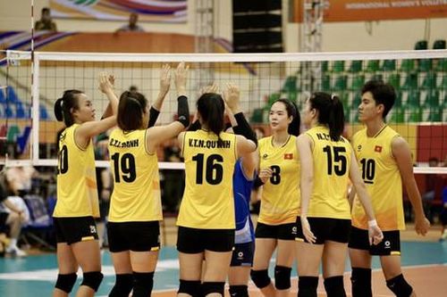 Thắng thuyết phục đội Trung Quốc, tuyển bóng chuyền nữ Việt Nam vào bán kết VTV Cup