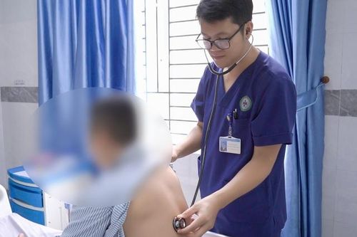 Nam thanh niên 22 tuổi nhập viện cấp cứu sau khi làm điều này chữa mất ngủ