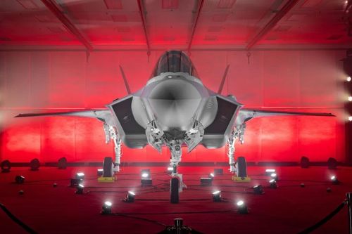 Chiếc tiêm kích tàng hình F-35 đầu tiên của Ba Lan được Mỹ cho ra mắt